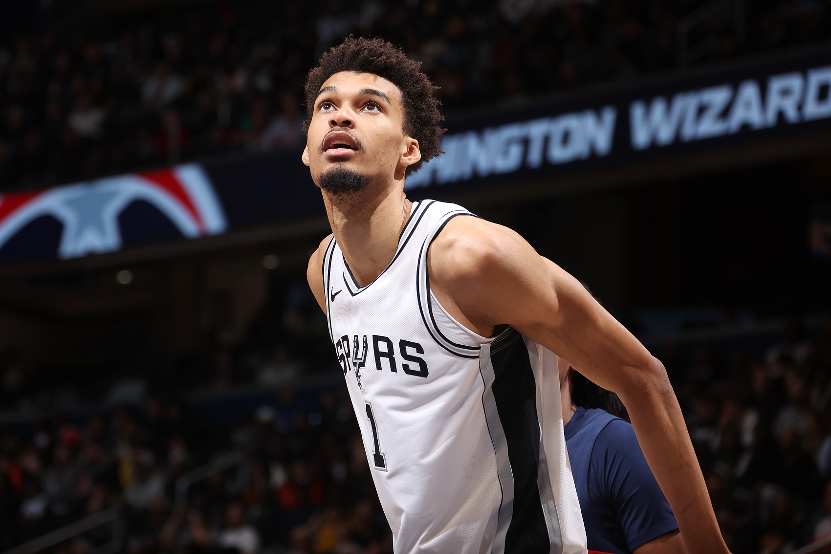 kaiyun-蒂格预测文班下赛季入选最佳阵容前提：健康无虞